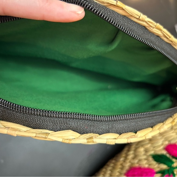 Village Lift Straw clutches - Picture 9 of 10